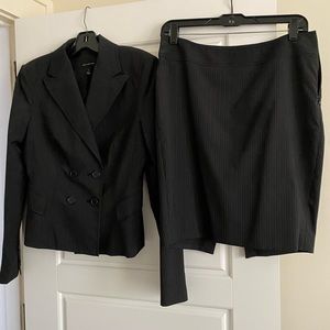 Womens Limited Skirt Suit